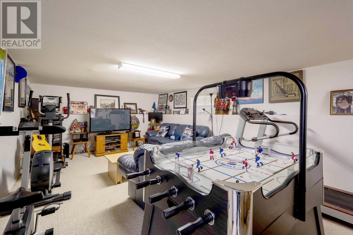 4803 Lakeview Road, Lac La Hache, BC - Indoor