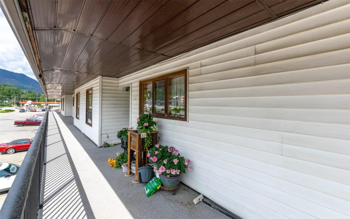 1-1261 Trans Canada Highway, Sorrento, BC - Outdoor