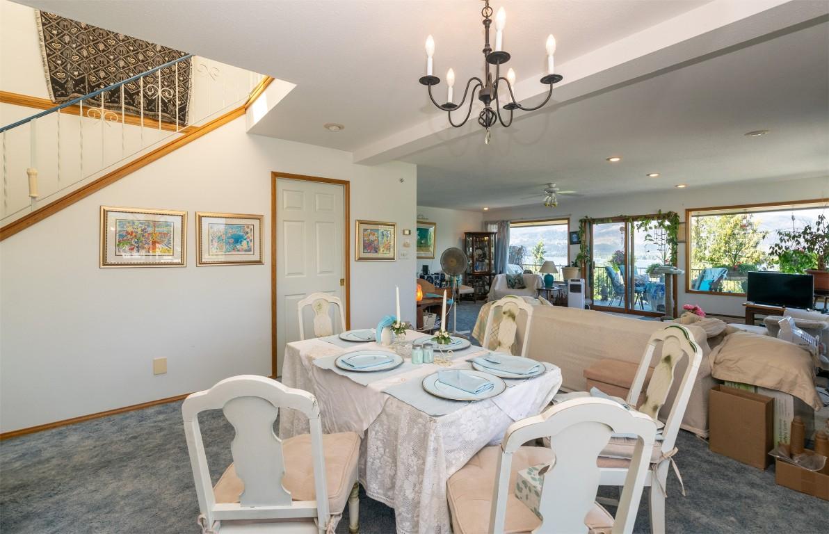 1-1261 Trans Canada Highway, Sorrento, BC - Indoor Photo Showing Dining Room