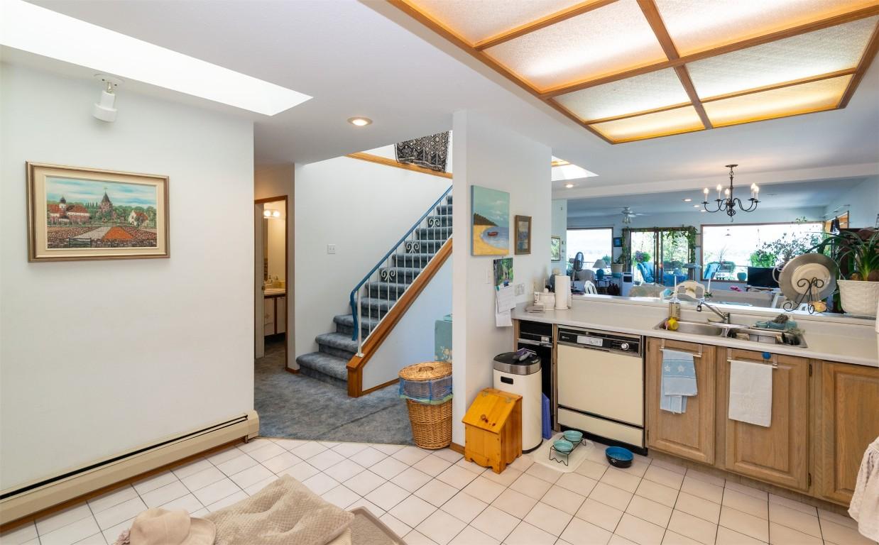 1-1261 Trans Canada Highway, Sorrento, BC - Indoor