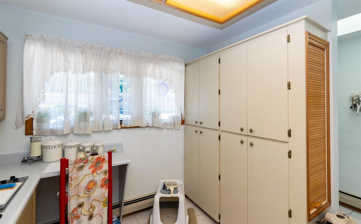 1-1261 Trans Canada Highway, Sorrento, BC - Indoor Photo Showing Other Room