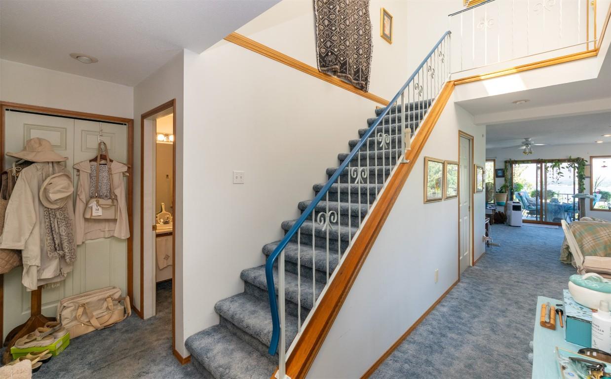 1-1261 Trans Canada Highway, Sorrento, BC - Indoor Photo Showing Other Room