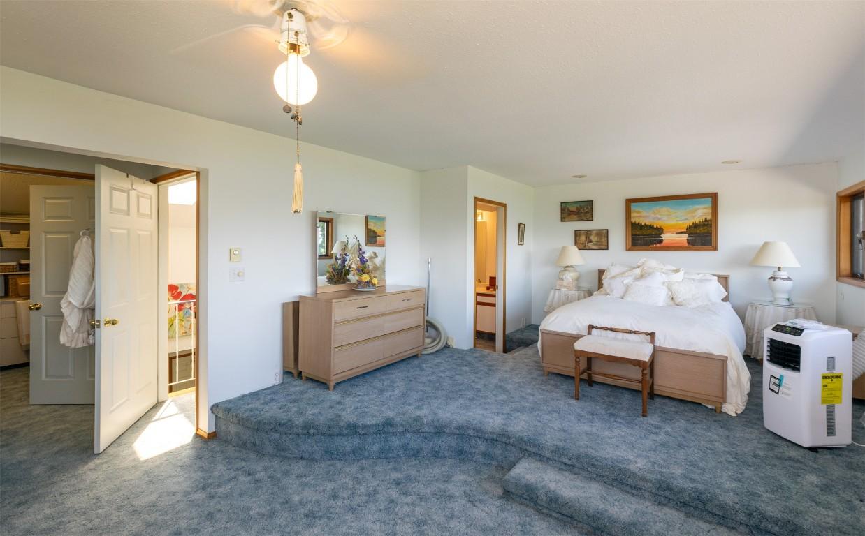 1-1261 Trans Canada Highway, Sorrento, BC - Indoor Photo Showing Bedroom