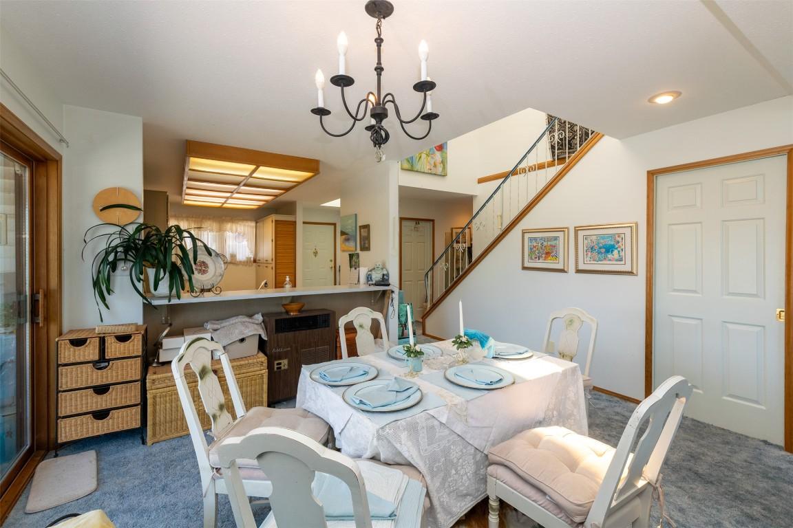 1-1261 Trans Canada Highway, Sorrento, BC - Indoor Photo Showing Dining Room