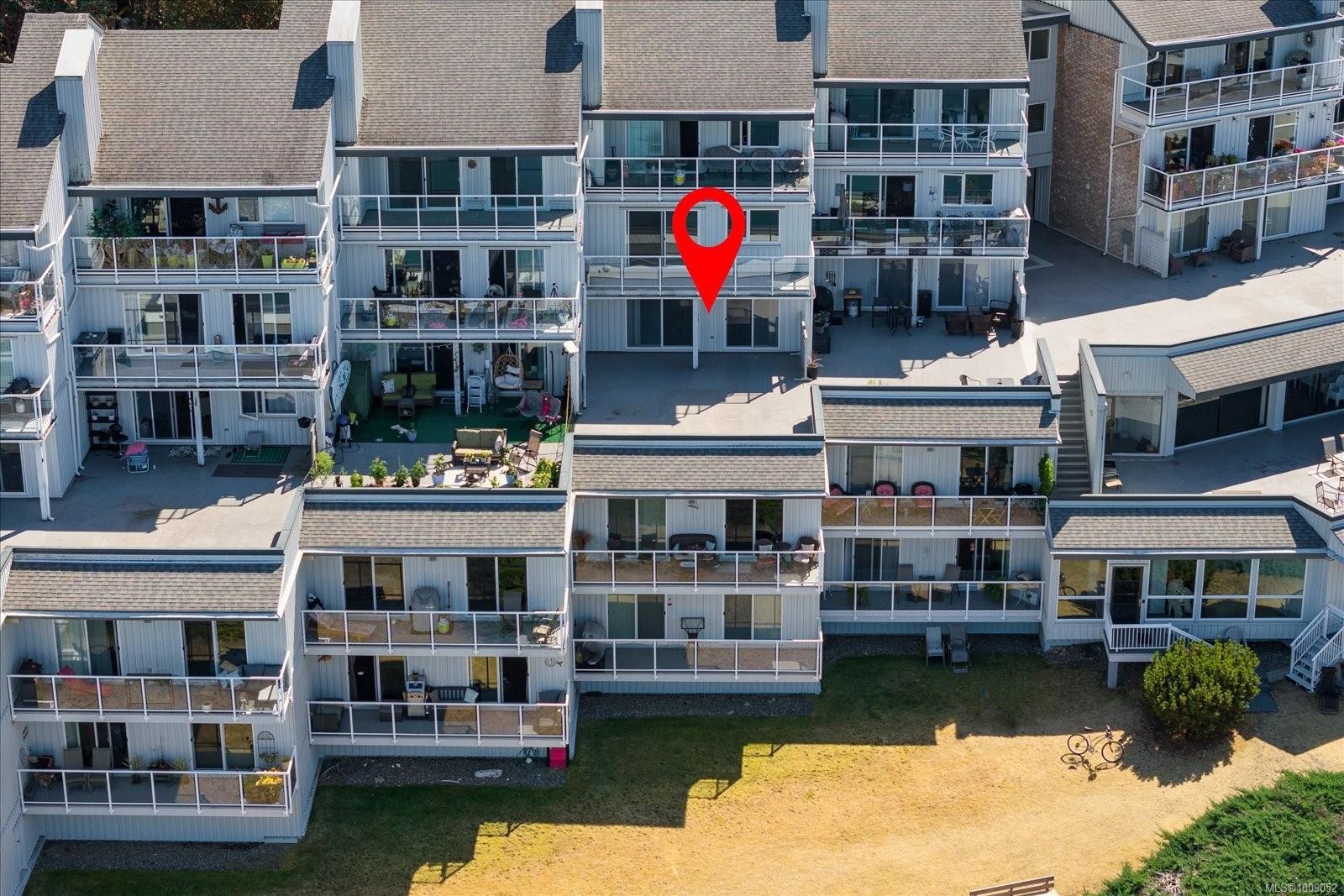 307-3555 Outrigger Rd, Nanoose Bay, BC - Outdoor With Facade