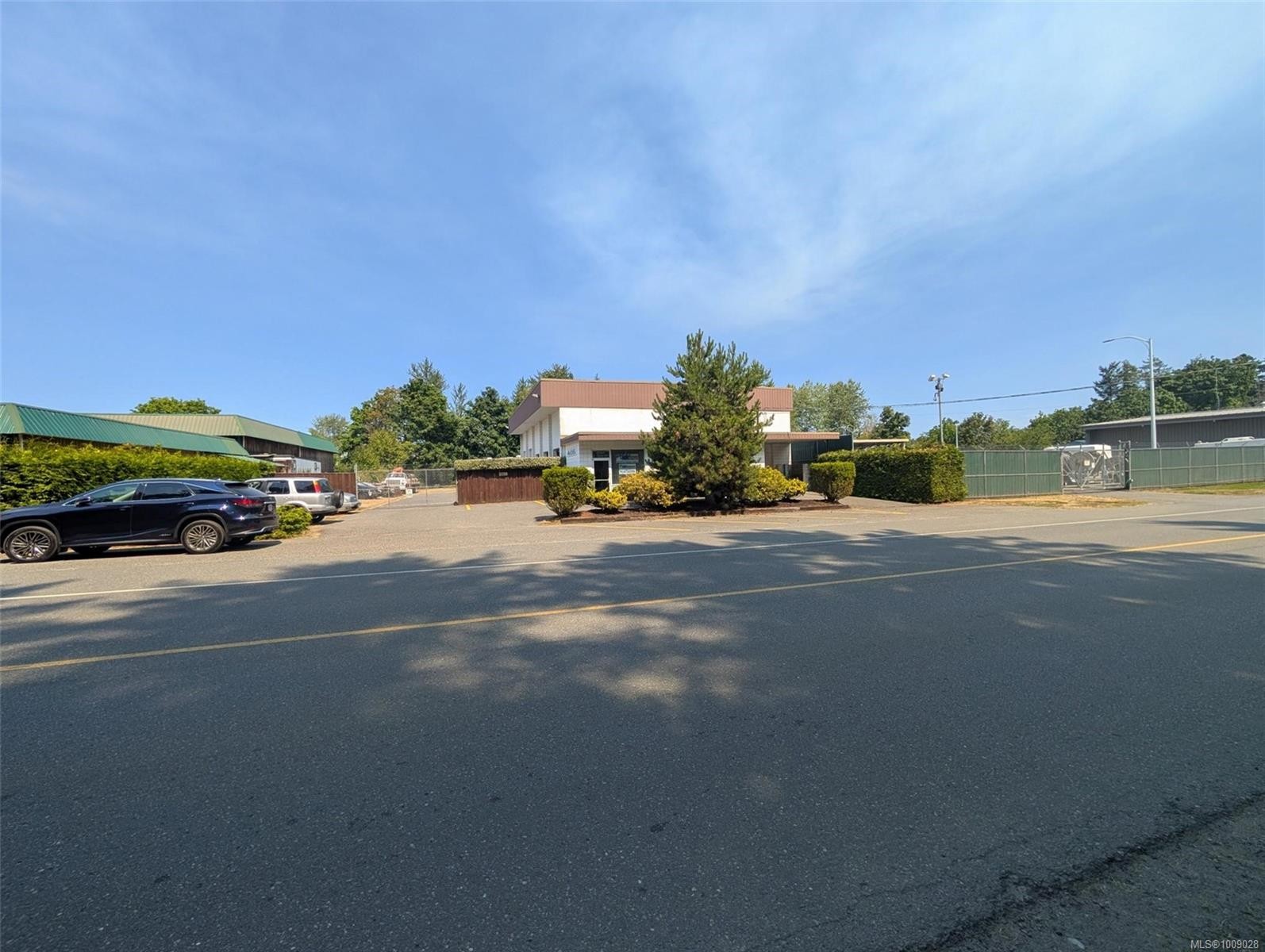 253 Fern Rd, Qualicum Beach, BC