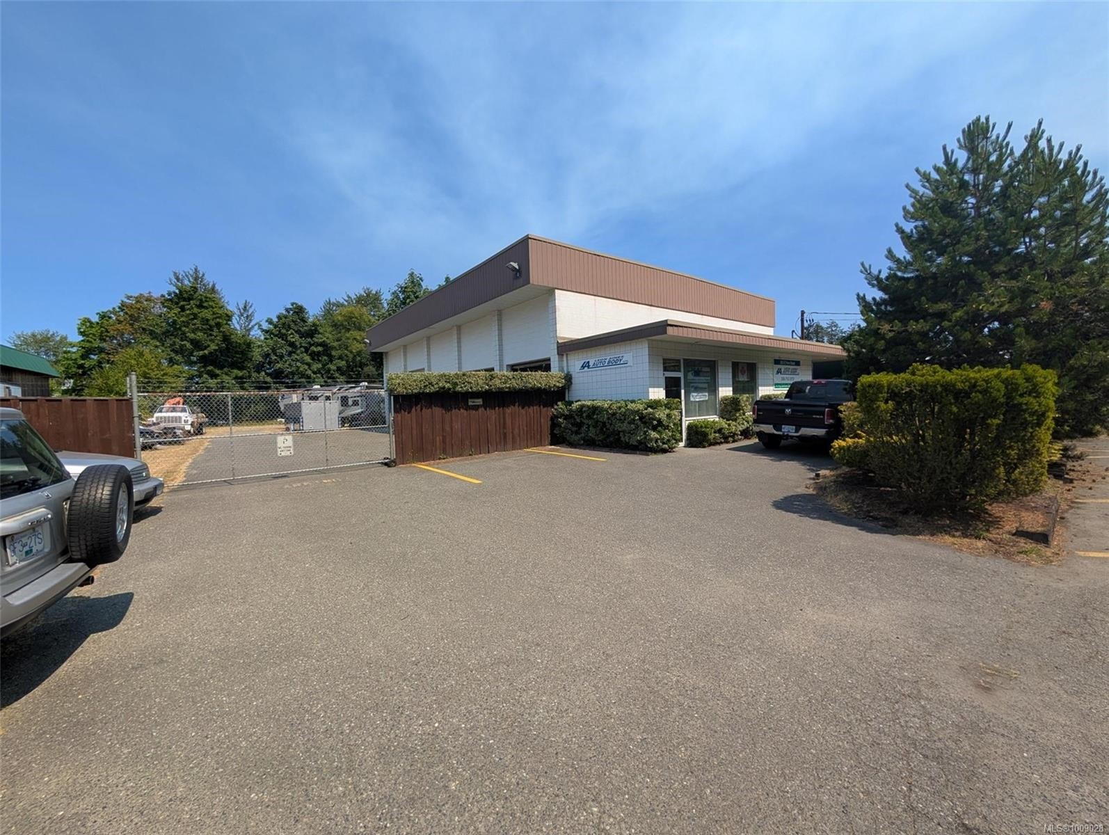 253 Fern Rd, Qualicum Beach, BC