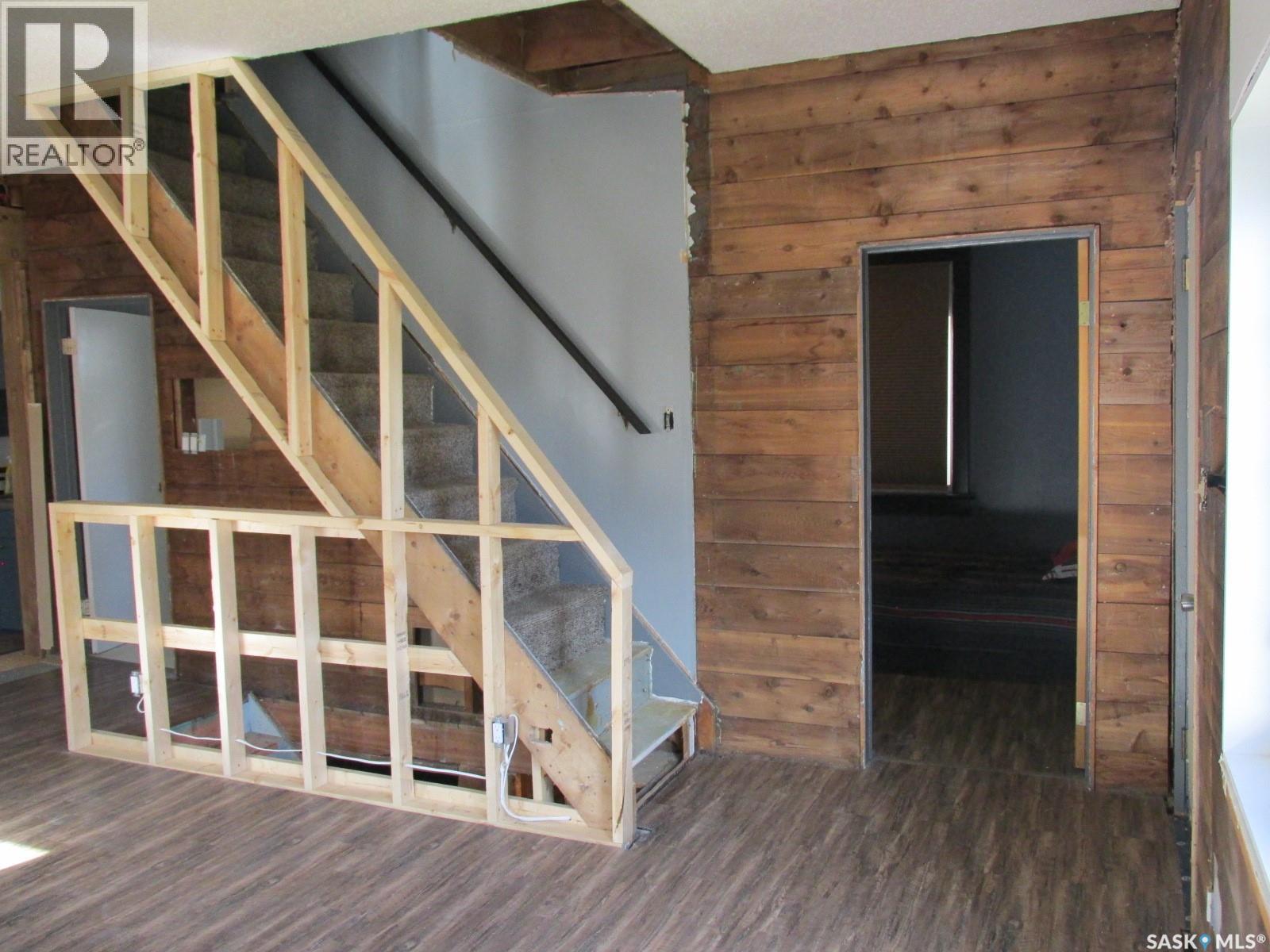 900 1St Street W, Nipawin, SK - Indoor Photo Showing Other Room