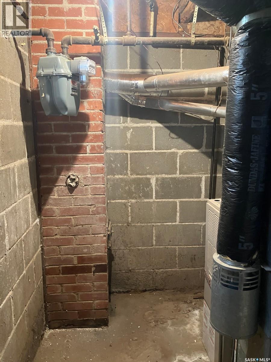 900 1St Street W, Nipawin, SK - Indoor Photo Showing Other Room