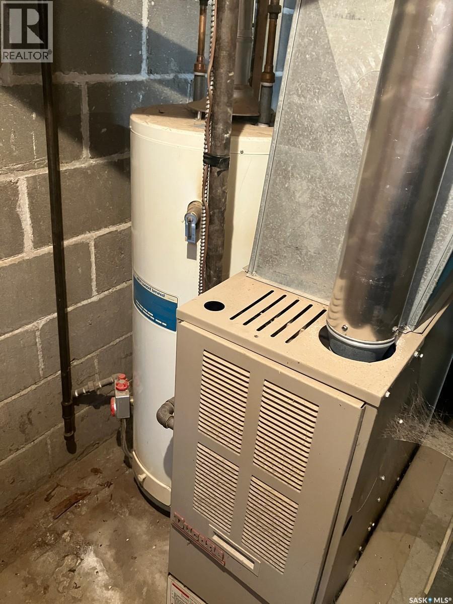 900 1St Street W, Nipawin, SK - Indoor Photo Showing Basement