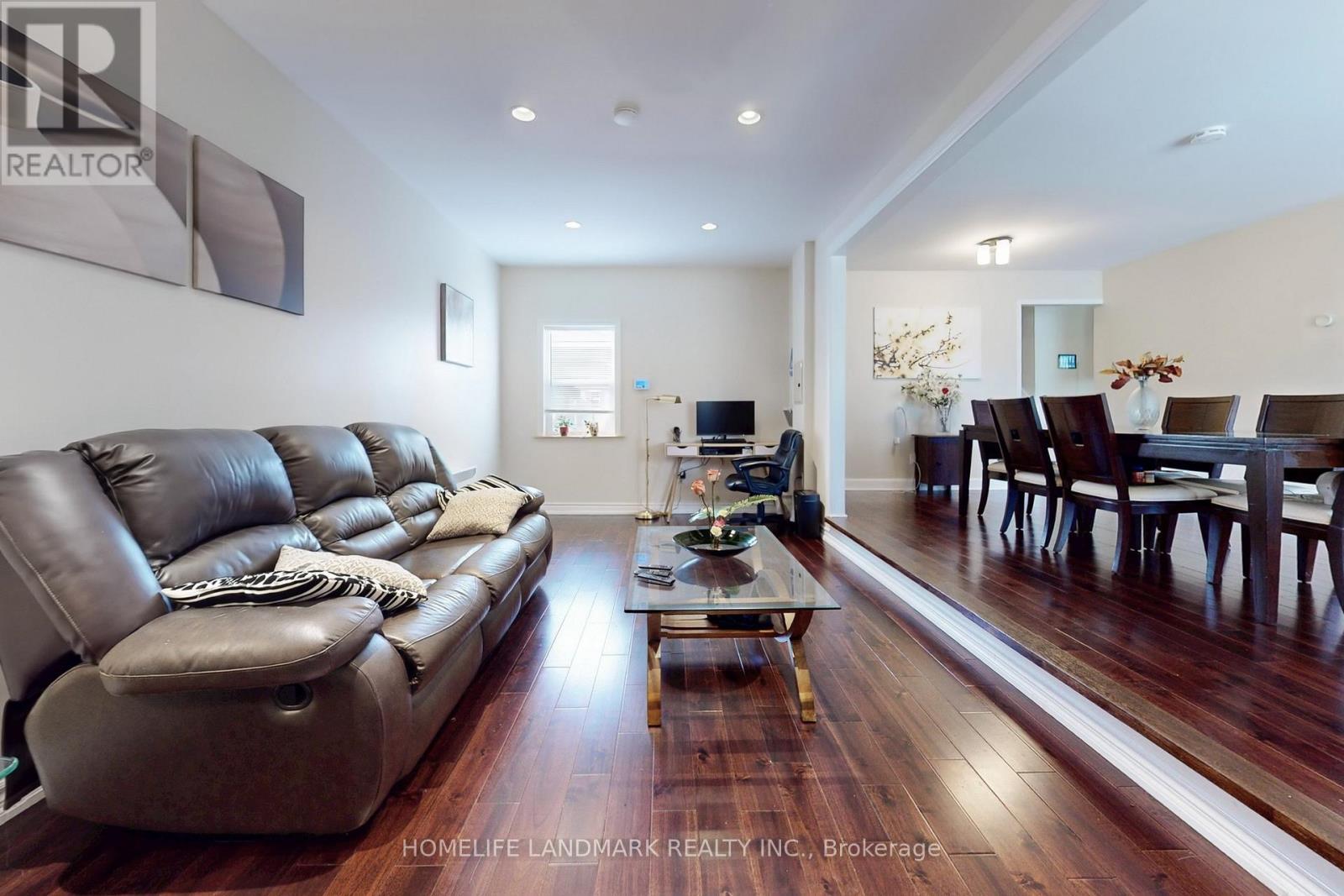 2603 Bromsgrove Road, Mississauga, ON - Indoor Photo Showing Living Room