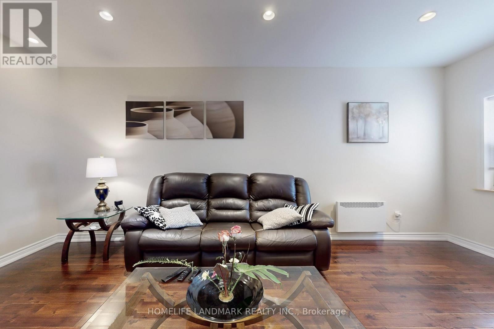2603 Bromsgrove Road, Mississauga, ON - Indoor Photo Showing Living Room