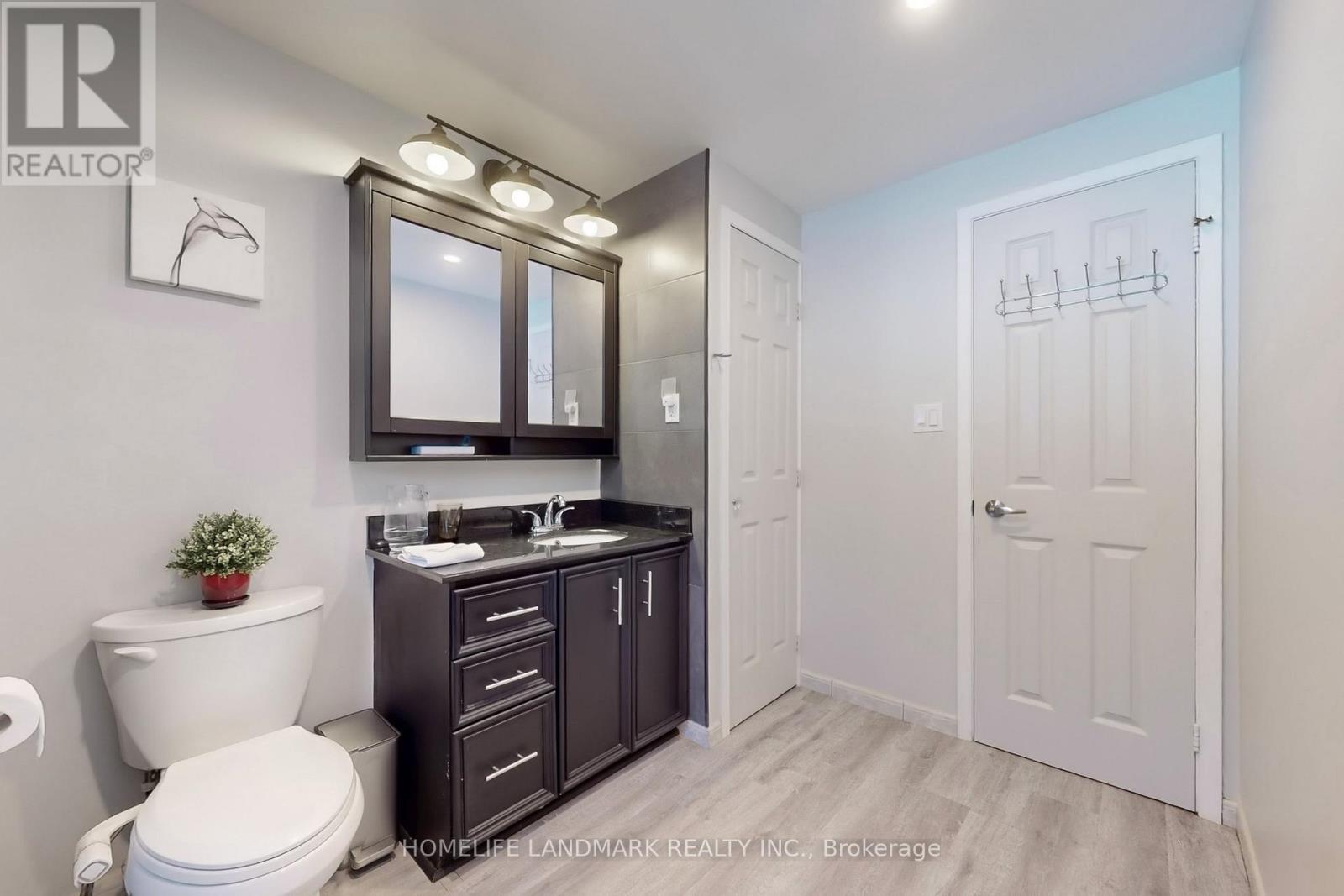 2603 Bromsgrove Road, Mississauga, ON - Indoor Photo Showing Bathroom