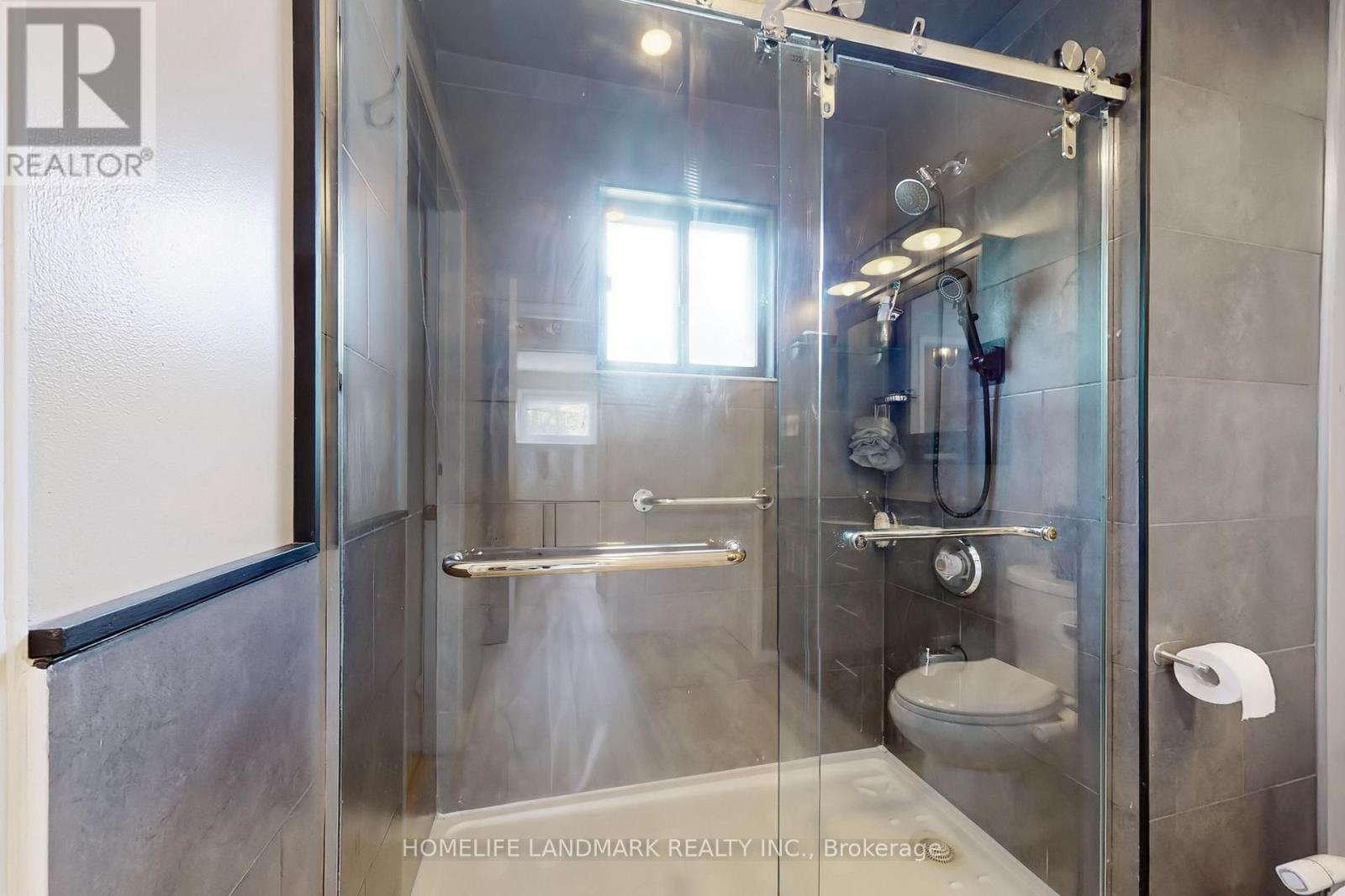 2603 Bromsgrove Road, Mississauga, ON - Indoor Photo Showing Bathroom
