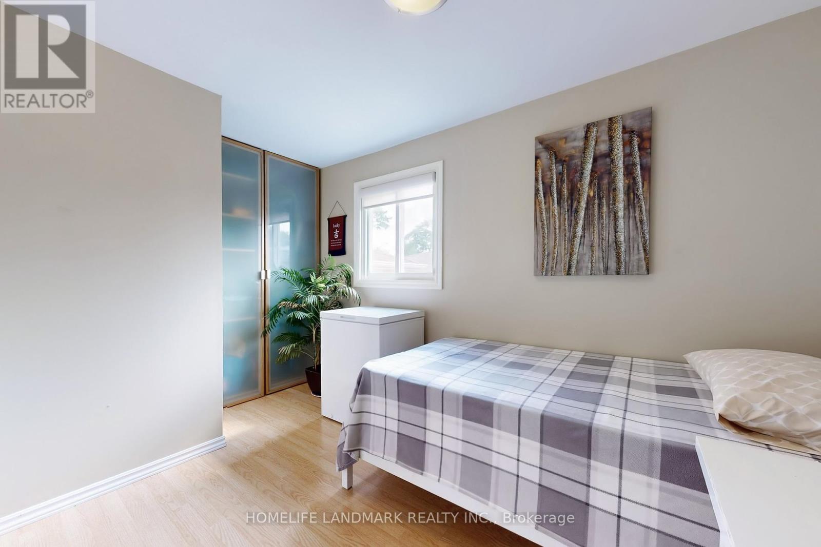 2603 Bromsgrove Road, Mississauga, ON - Indoor Photo Showing Bedroom