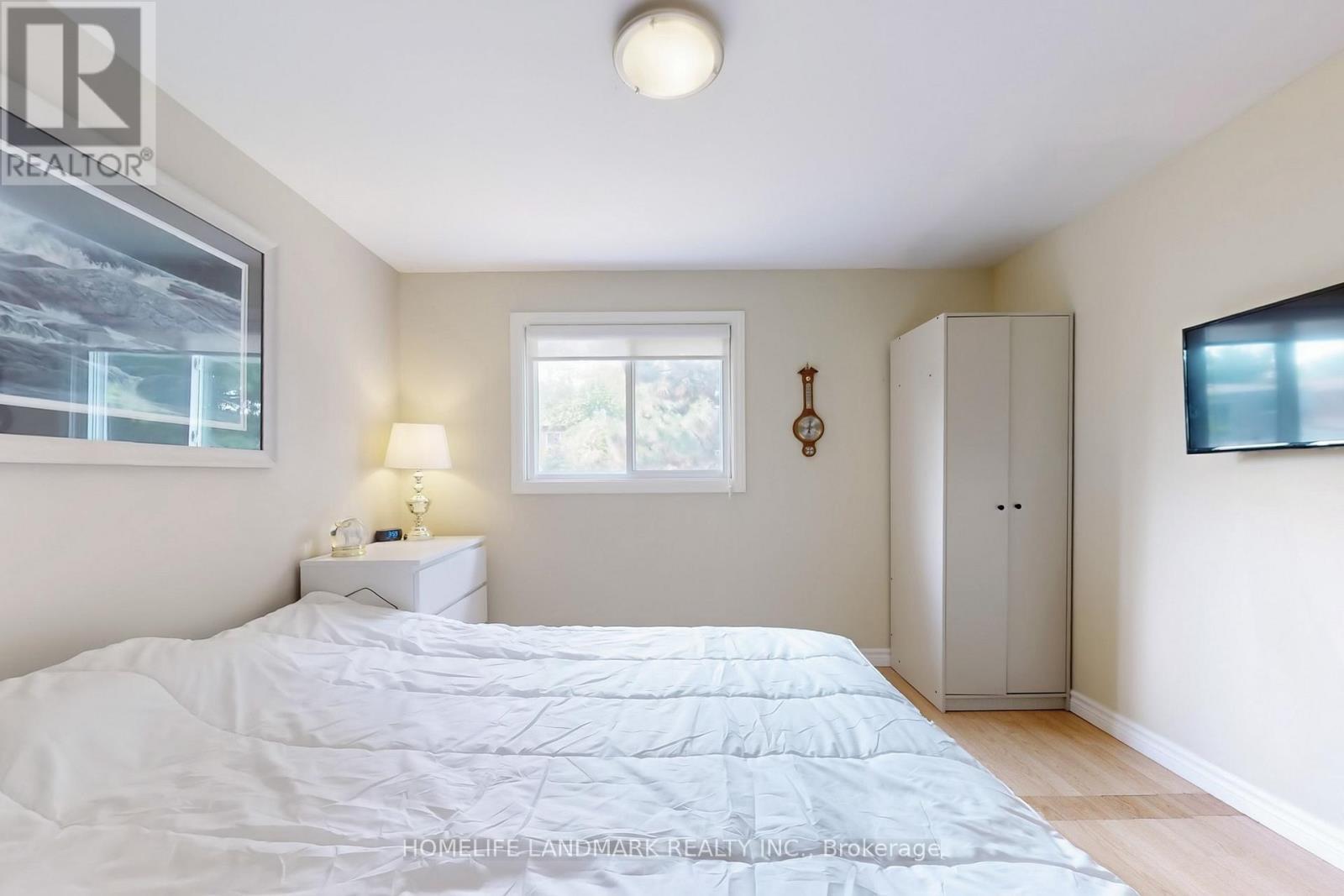 2603 Bromsgrove Road, Mississauga, ON - Indoor Photo Showing Bedroom