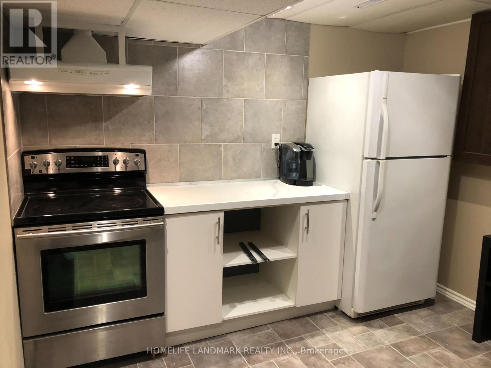 2603 Bromsgrove Road, Mississauga, ON - Indoor Photo Showing Kitchen