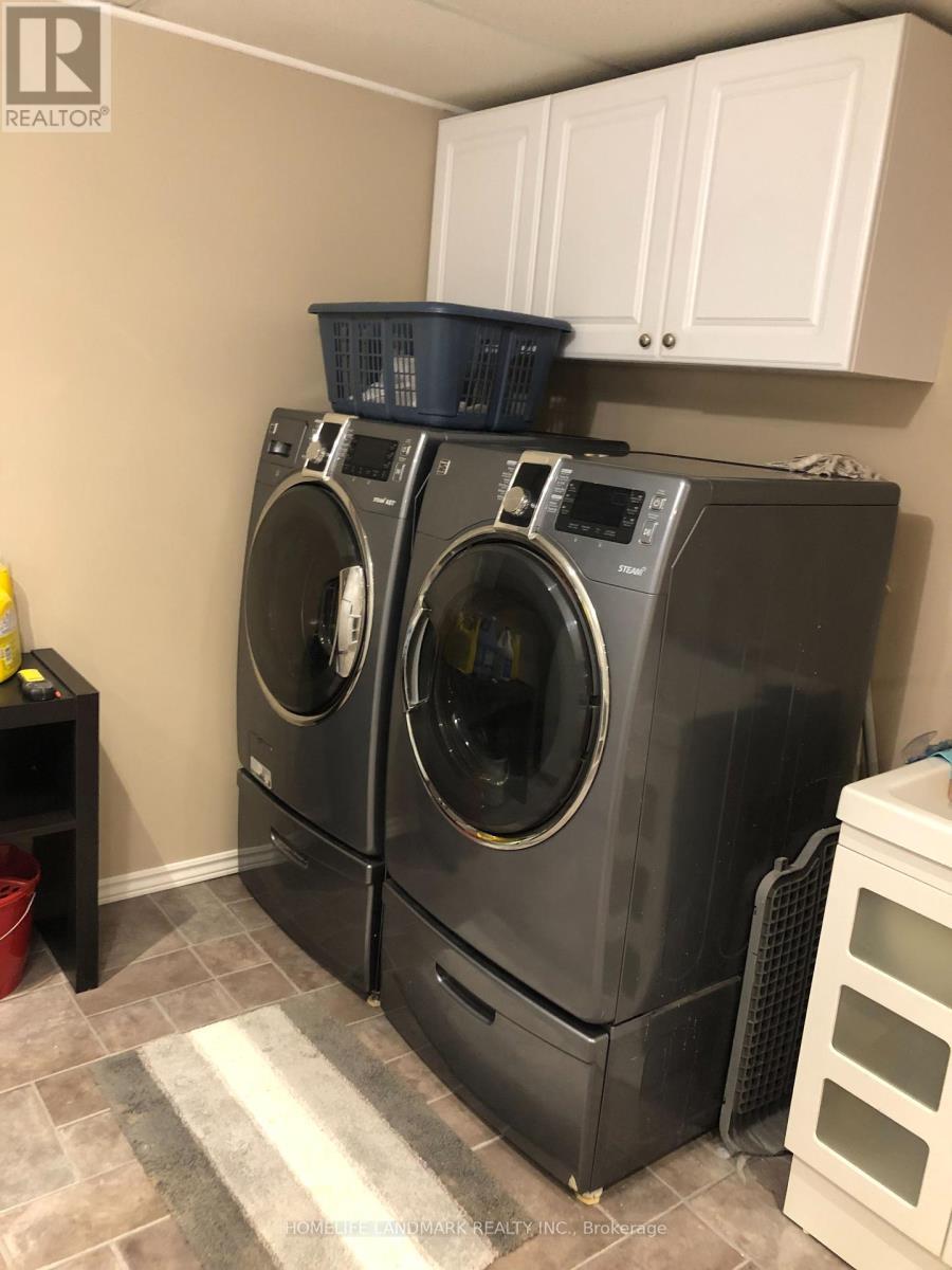 2603 Bromsgrove Road, Mississauga, ON - Indoor Photo Showing Laundry Room