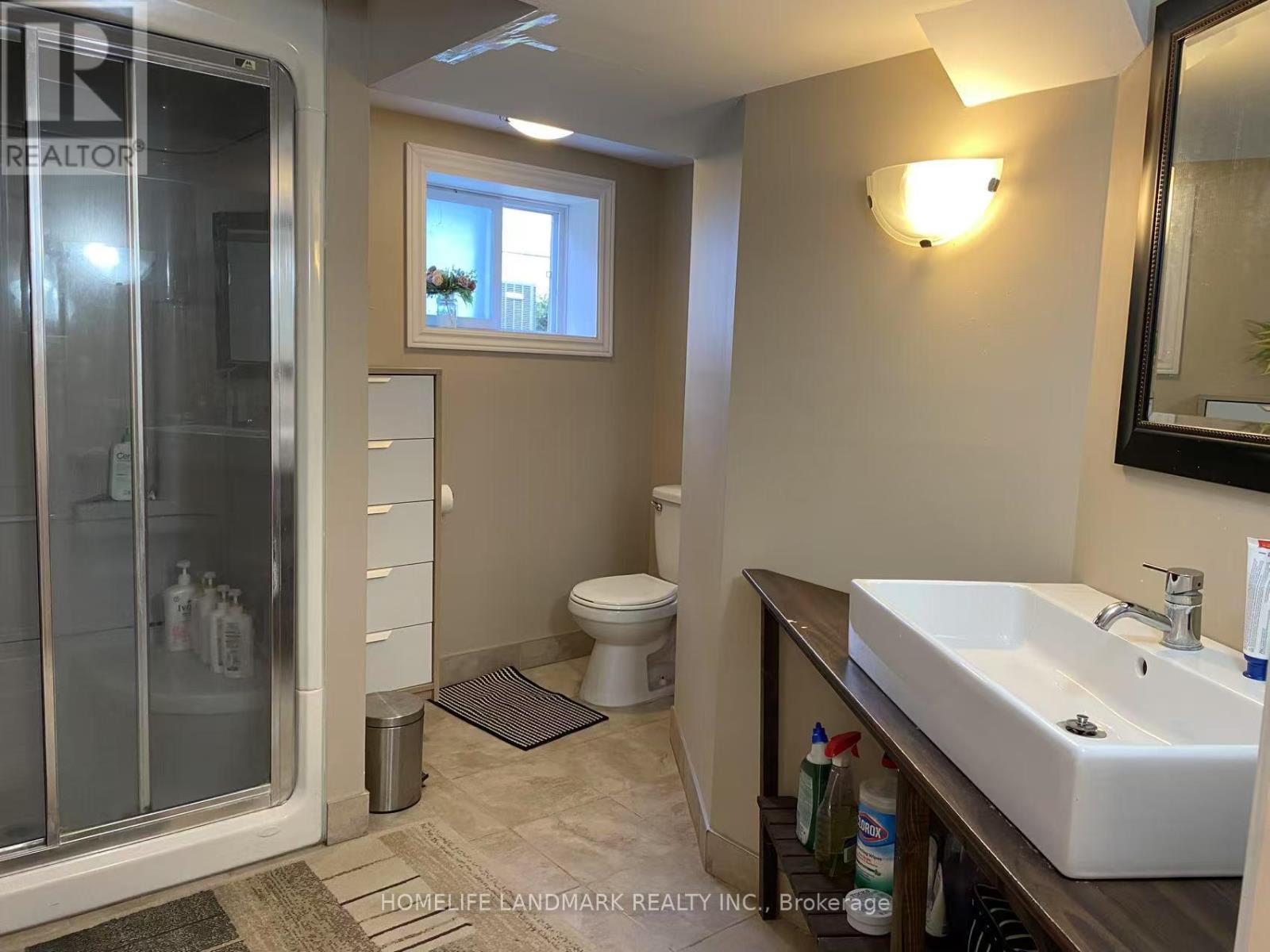 2603 Bromsgrove Road, Mississauga, ON - Indoor Photo Showing Bathroom