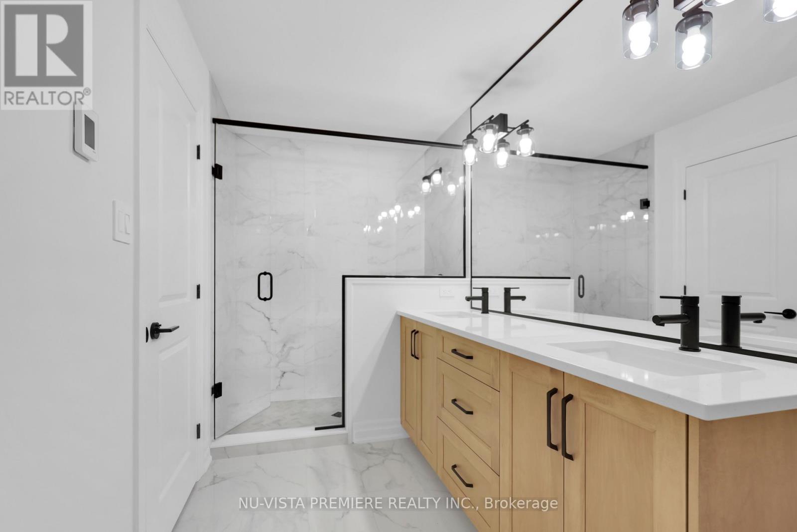 4387 Green Bend, London South (South V), ON - Indoor