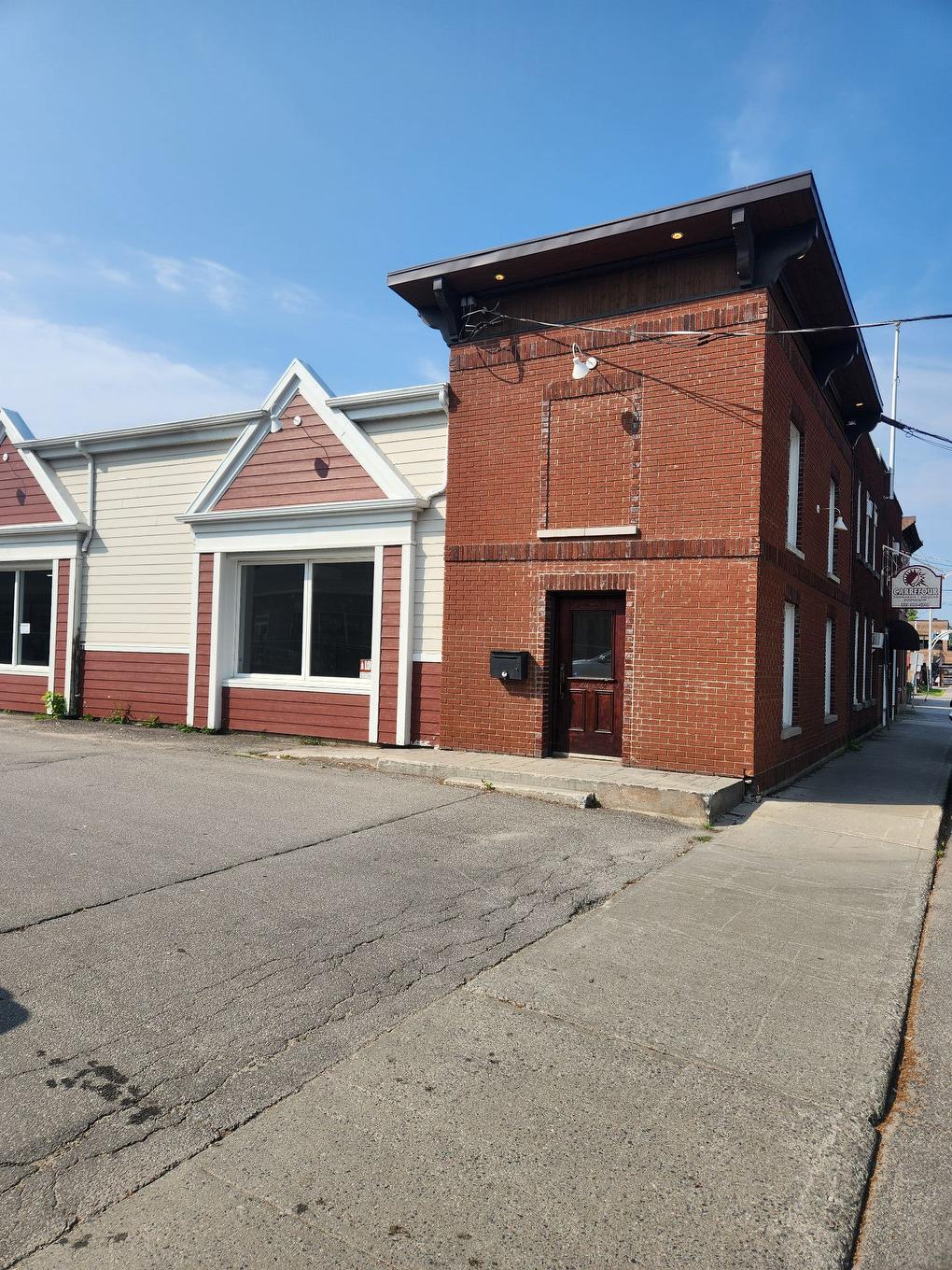 Frontage - 116 - A Rue Maclaren E., Gatineau (Buckingham), QC