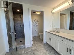 5 Piece Luxury ensuite with separate shower ... -