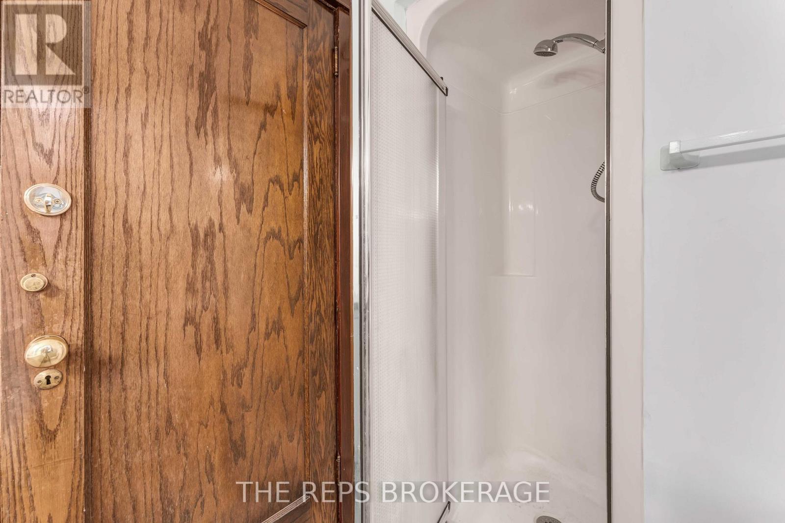 322 Waverley Street, Ottawa, ON - Indoor Photo Showing Bathroom