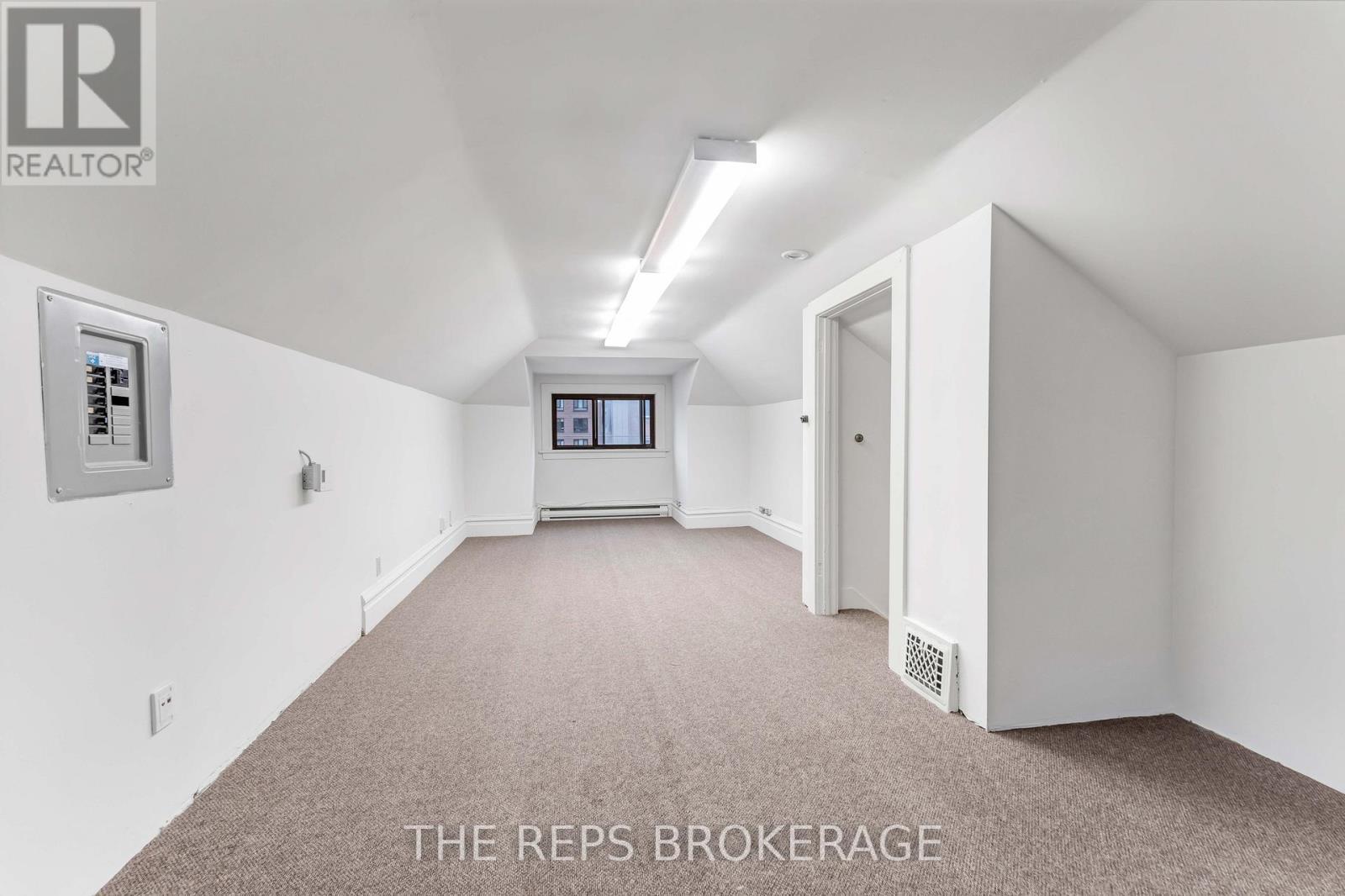 322 Waverley Street, Ottawa, ON - Indoor Photo Showing Other Room