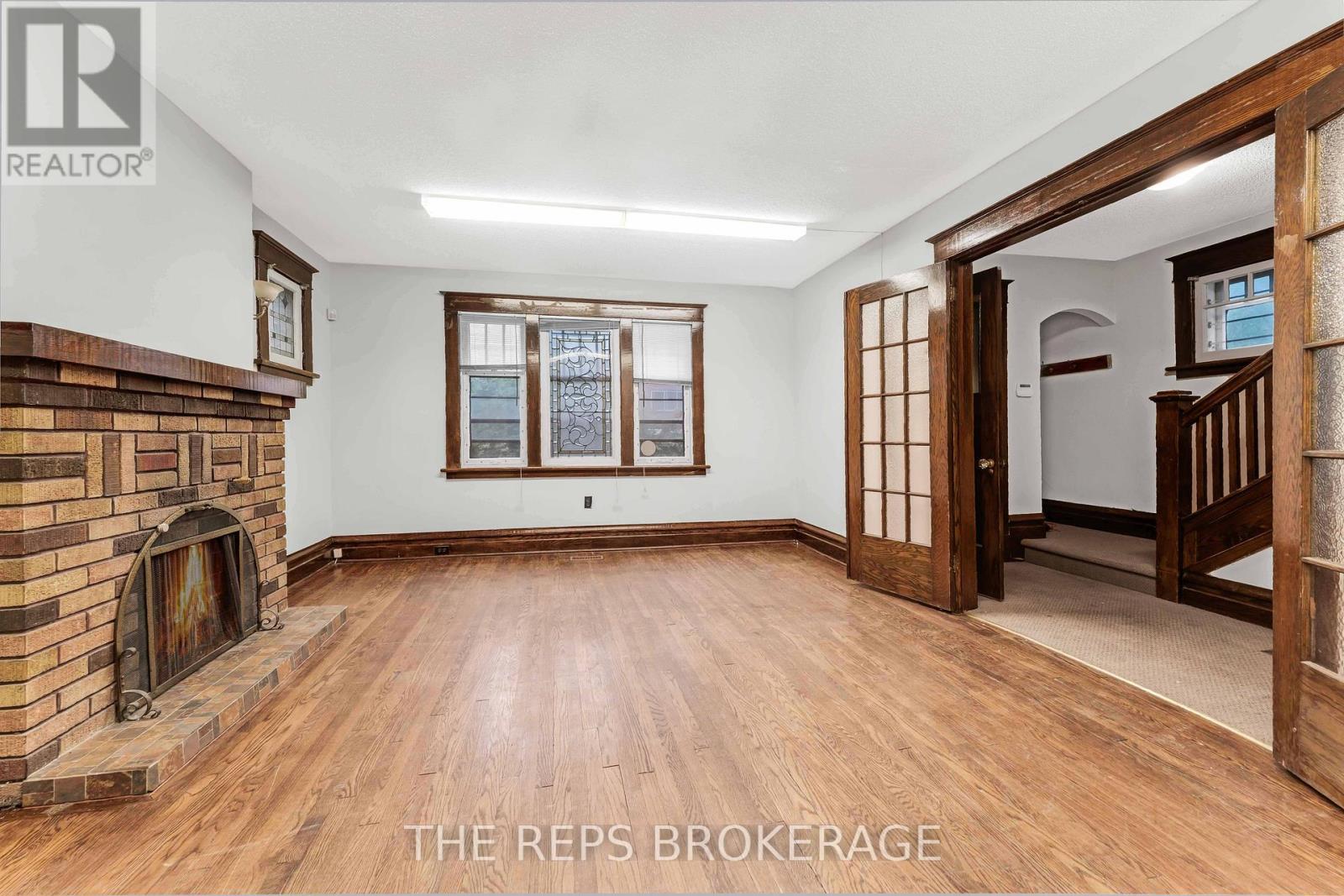 322 Waverley Street, Ottawa, ON - Indoor Photo Showing Other Room With Fireplace