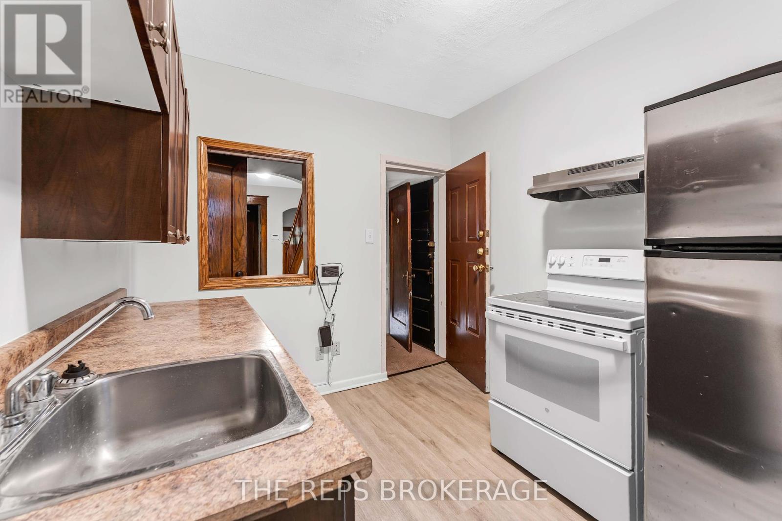 322 Waverley Street, Ottawa, ON - Indoor Photo Showing Kitchen