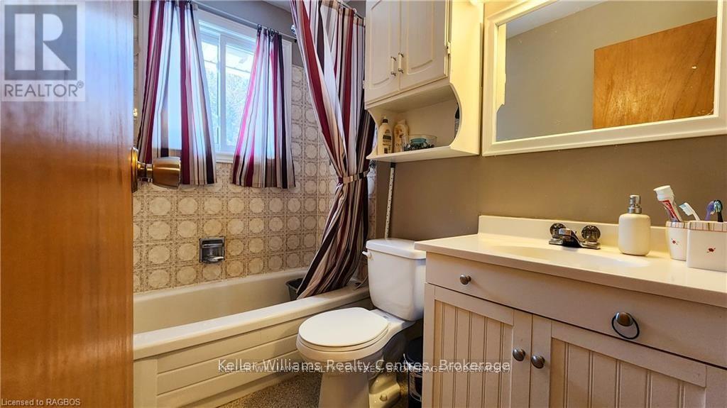 1 Cardinal Crescent, Northern Bruce Peninsula, ON - Indoor Photo Showing Bathroom