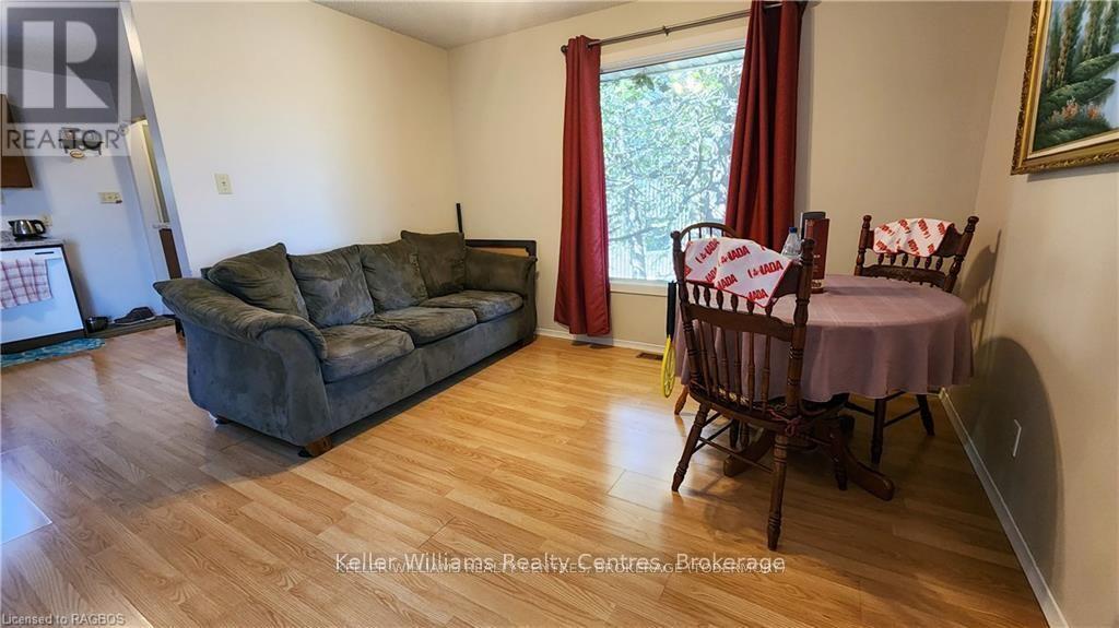 1 Cardinal Crescent, Northern Bruce Peninsula, ON - Indoor Photo Showing Living Room