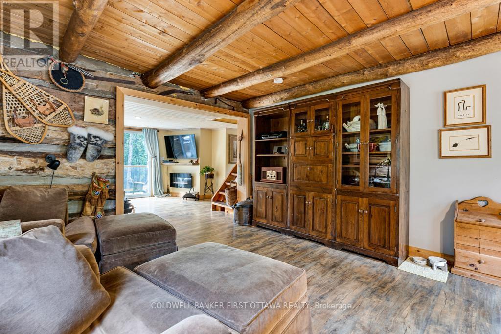 1169 Mosque Lake Road, Frontenac (Frontenac North), ON - Indoor