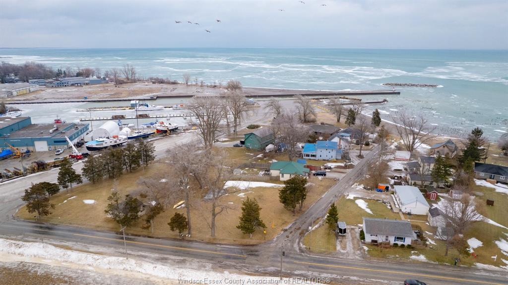 5 Beach, Leamington, ON