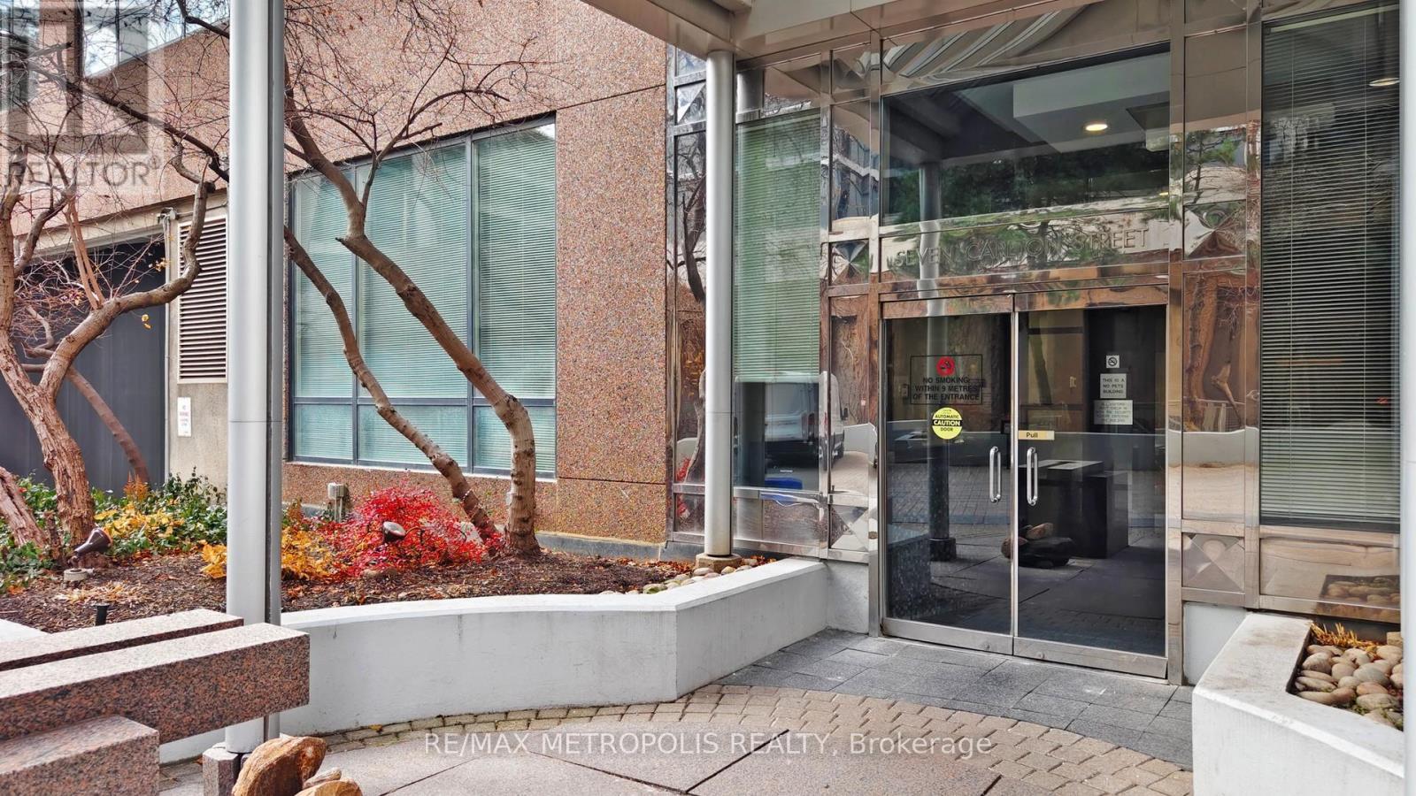 914 - 7 Carlton Street, Toronto, ON - Outdoor