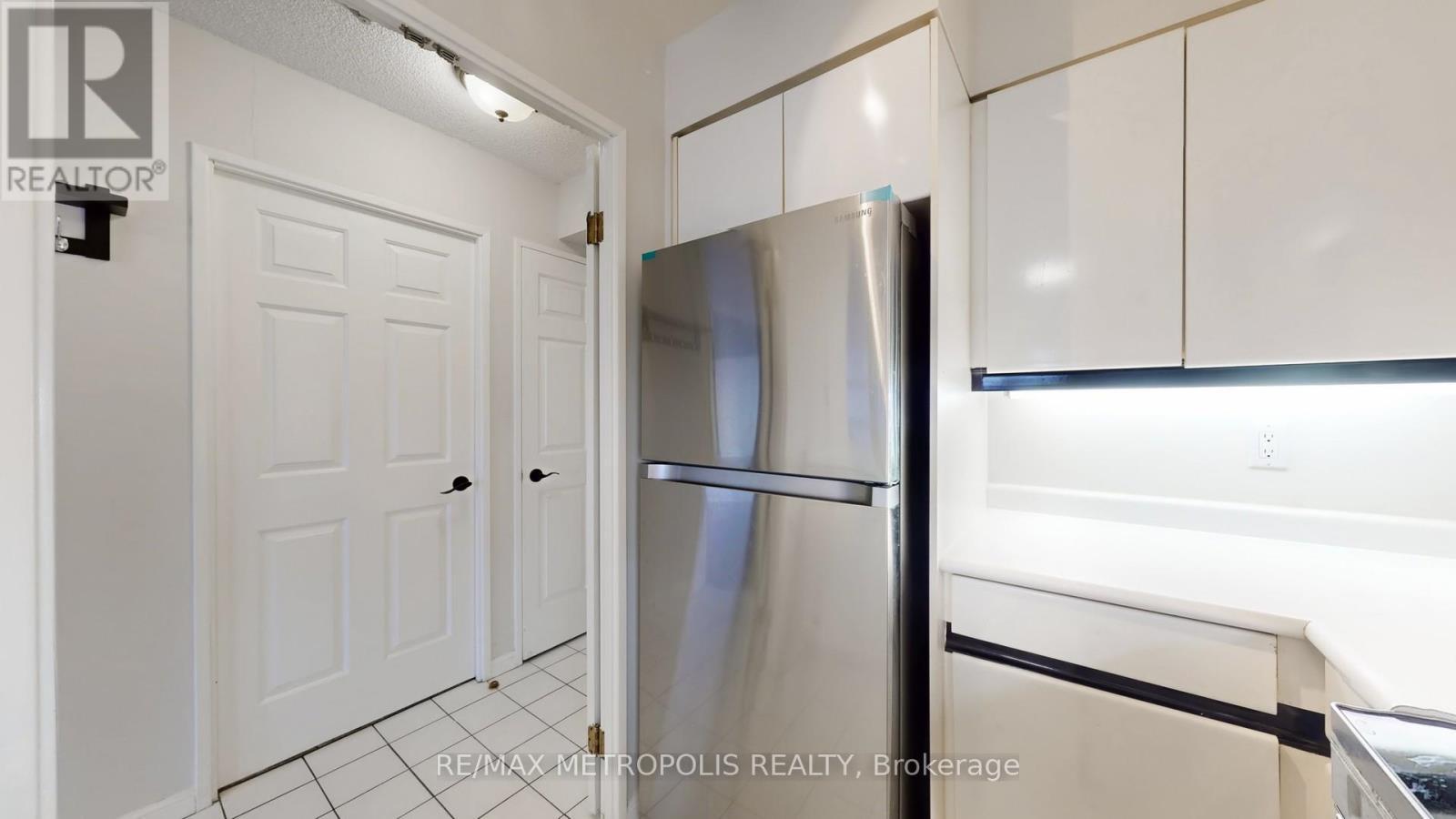 914 - 7 Carlton Street, Toronto, ON - Indoor Photo Showing Other Room