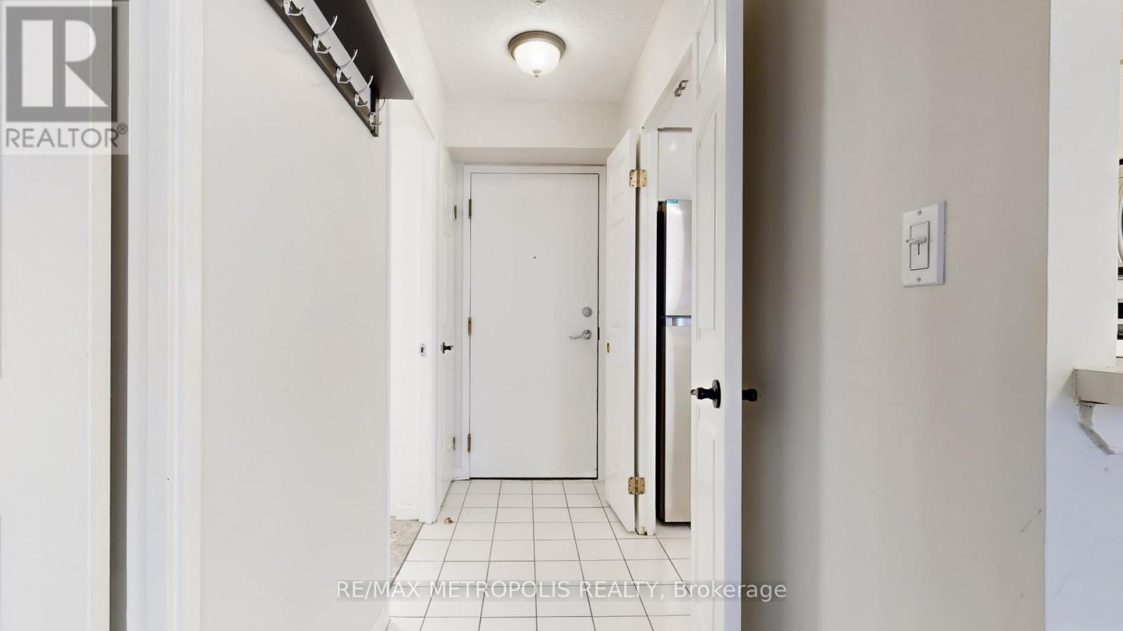 914 - 7 Carlton Street, Toronto, ON - Indoor Photo Showing Other Room