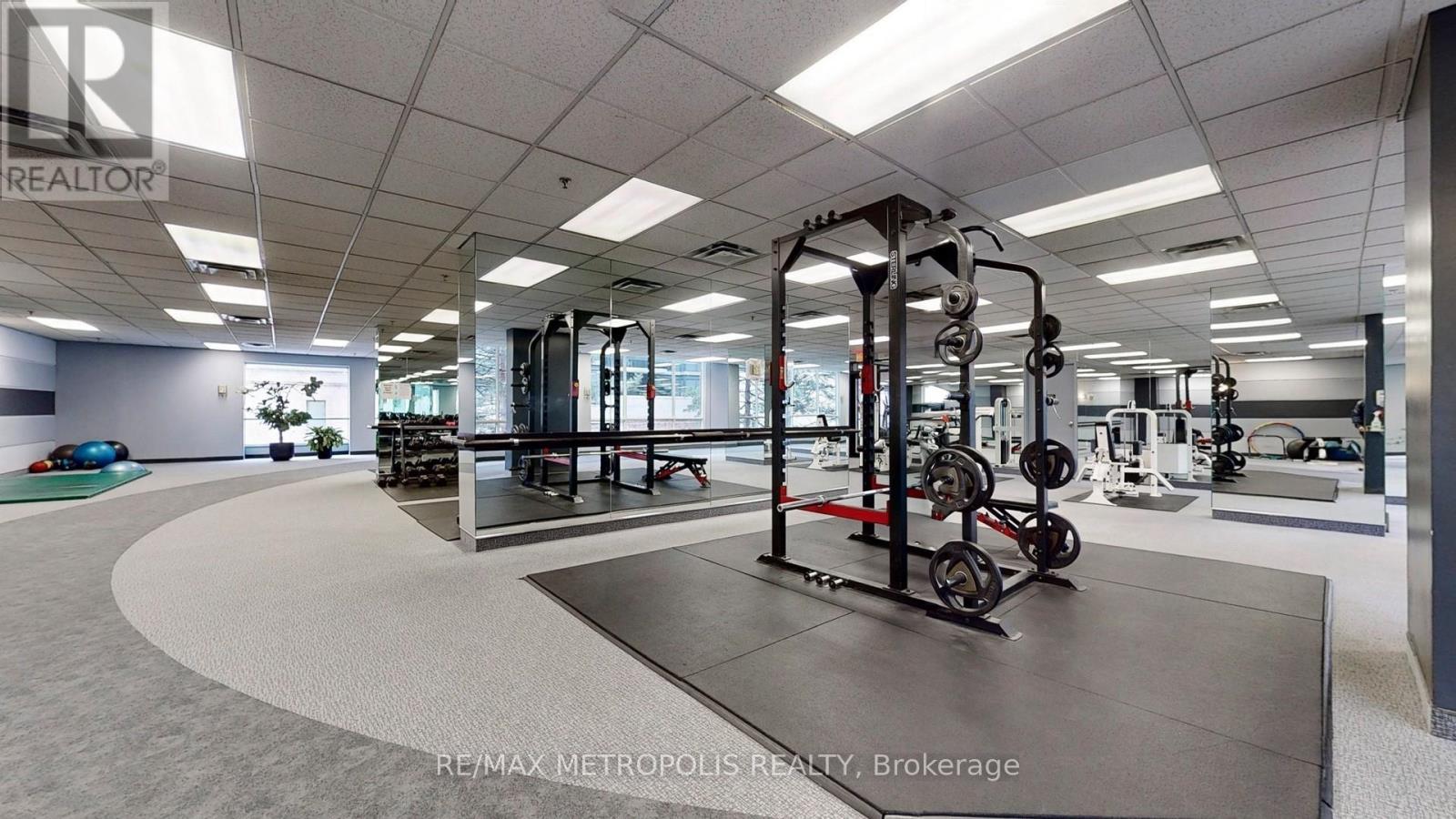 914 - 7 Carlton Street, Toronto, ON - Indoor Photo Showing Gym Room