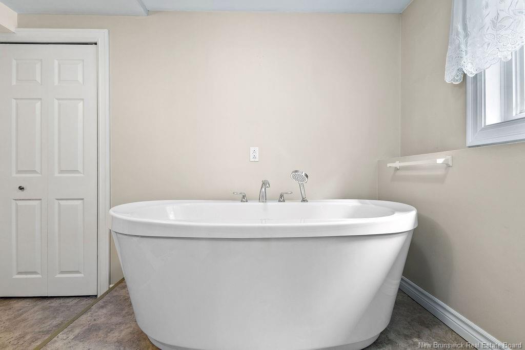 10 Cedar St, Miramichi, NB