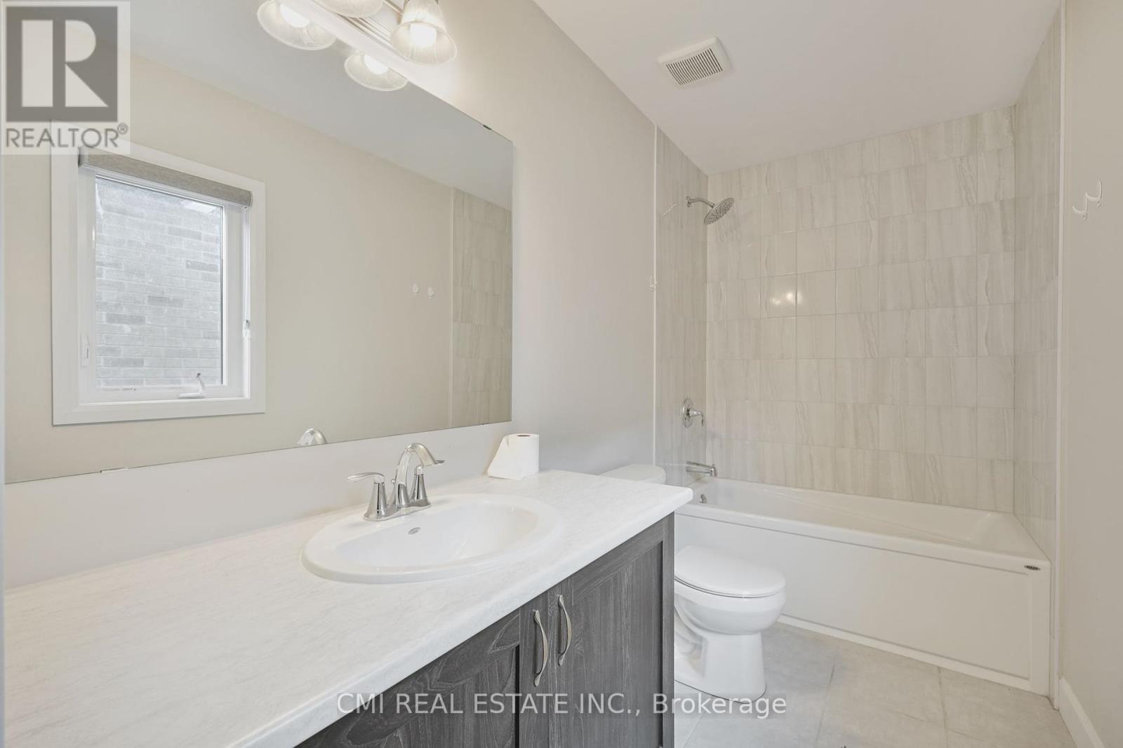 101 York Drive, Peterborough, ON - Indoor Photo Showing Bathroom