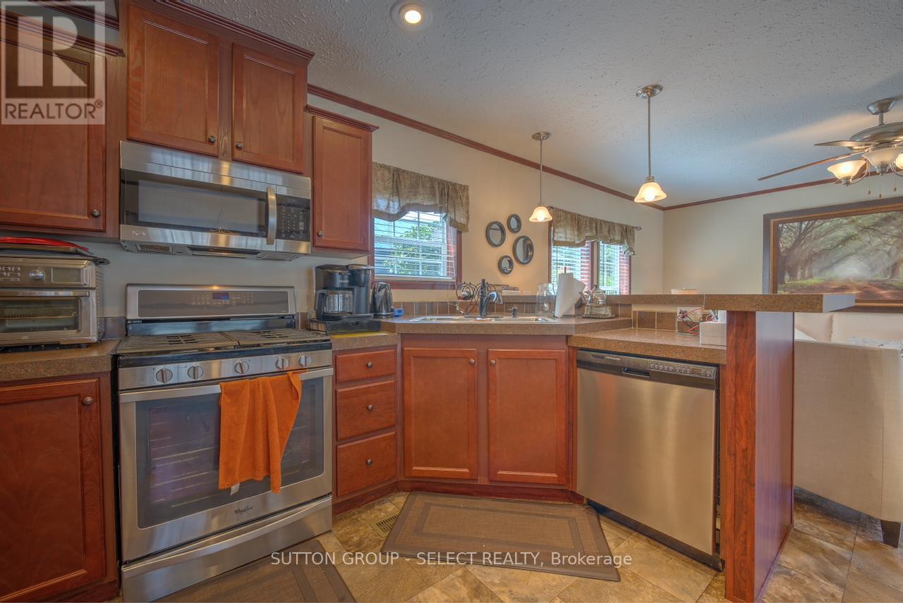 10 Caribbean Lane, Bluewater (Dashwood), ON - Indoor Photo Showing Kitchen