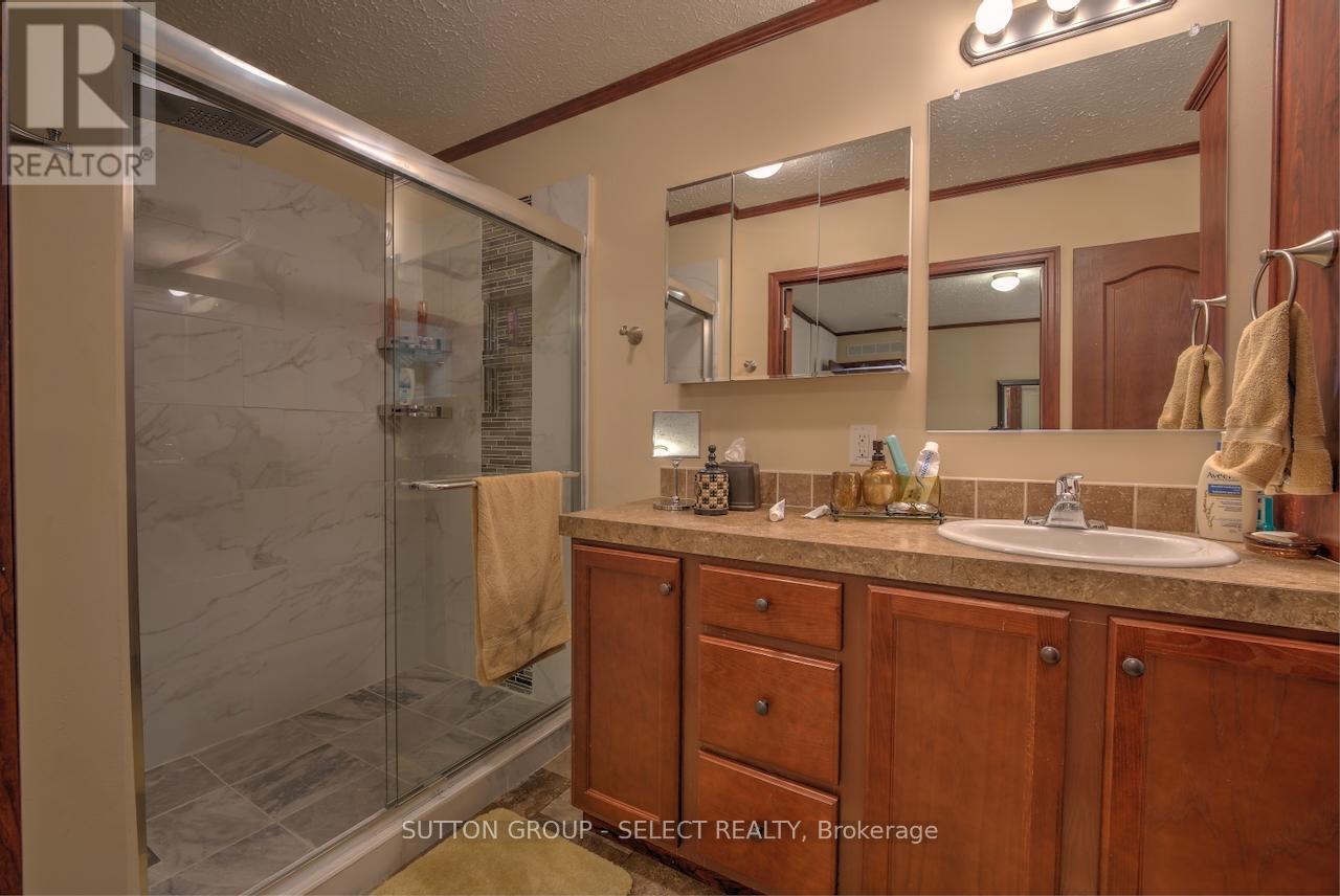 10 Caribbean Lane, Bluewater (Dashwood), ON - Indoor Photo Showing Bathroom