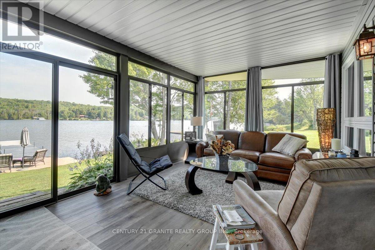 183 Fell Road, Hastings Highlands (Herschel Ward), ON - Indoor Photo Showing Living Room