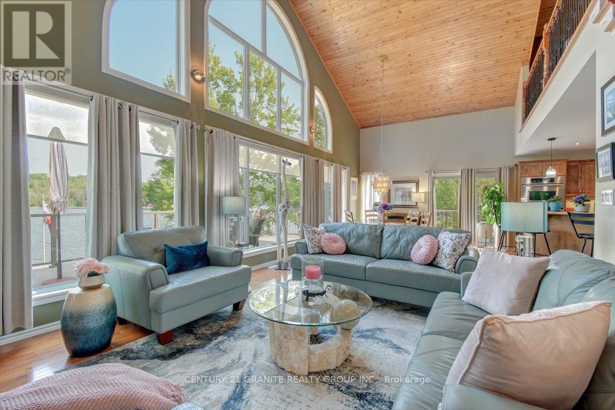 183 Fell Road, Hastings Highlands (Herschel Ward), ON - Indoor Photo Showing Living Room