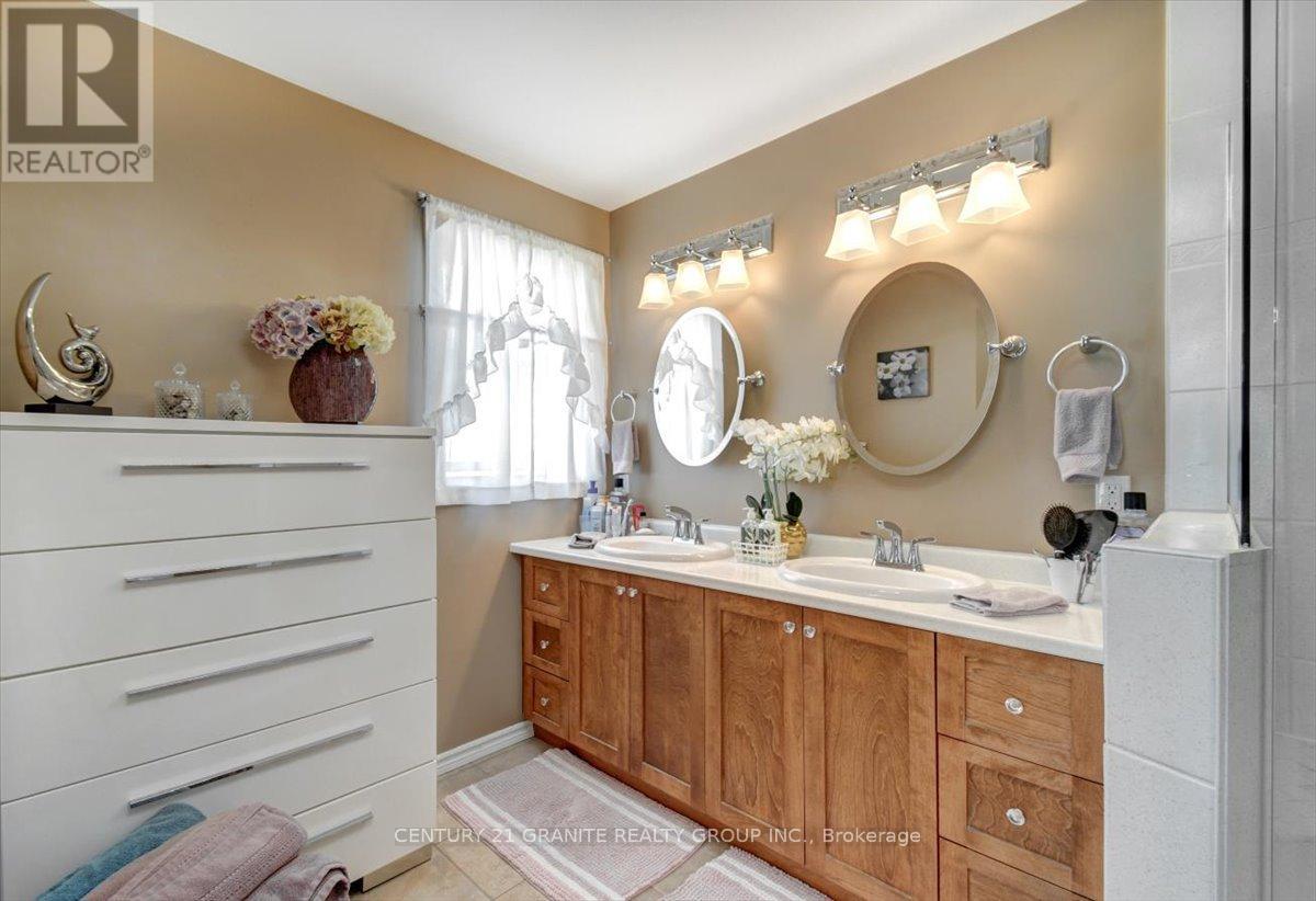 183 Fell Road, Hastings Highlands (Herschel Ward), ON - Indoor Photo Showing Bathroom