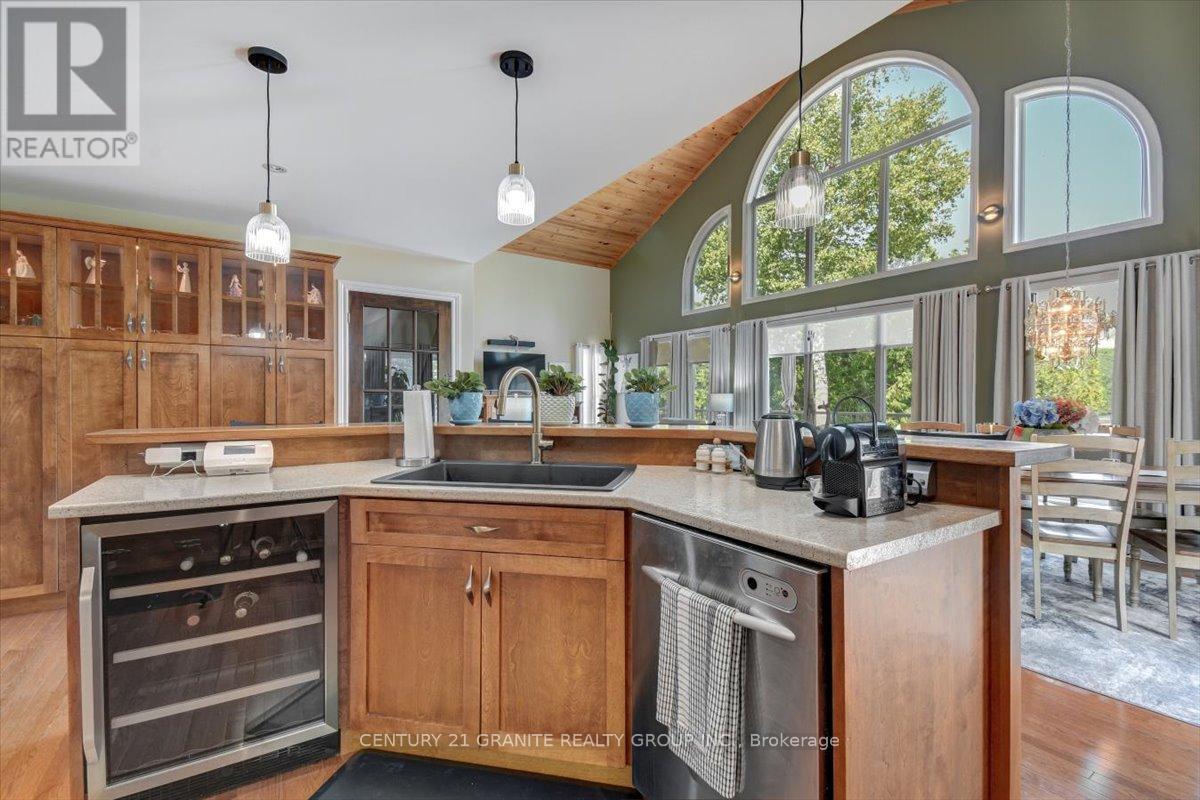 183 Fell Road, Hastings Highlands (Herschel Ward), ON - Indoor Photo Showing Kitchen