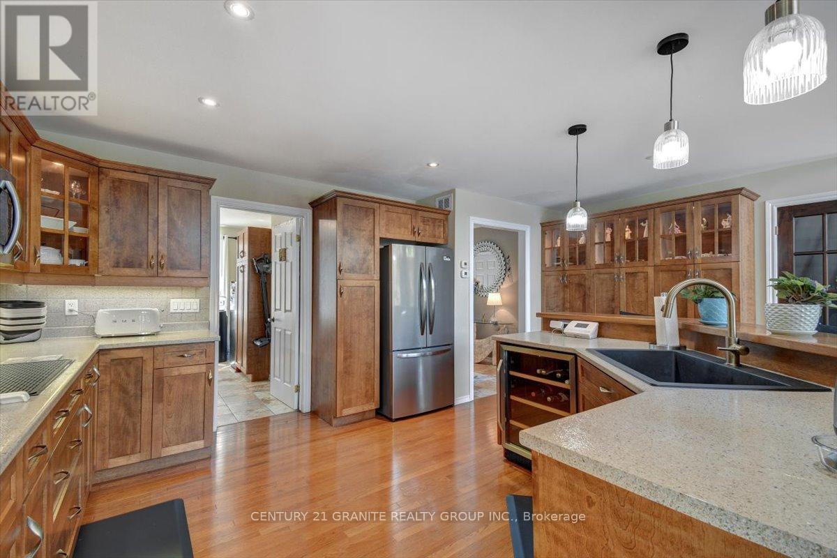 183 Fell Road, Hastings Highlands (Herschel Ward), ON - Indoor Photo Showing Kitchen