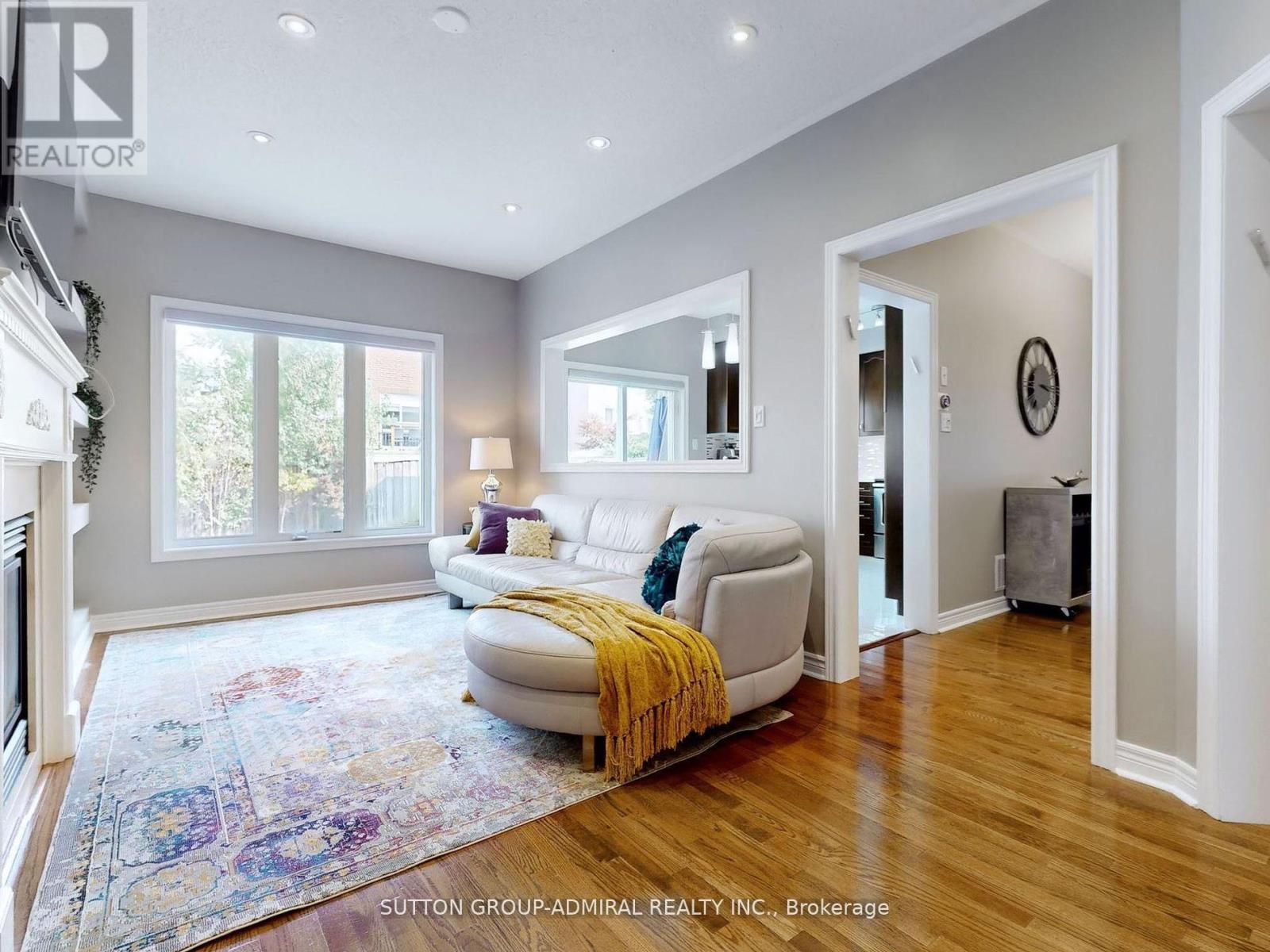 25 D'Eva Drive, Vaughan, ON - Indoor Photo Showing Other Room