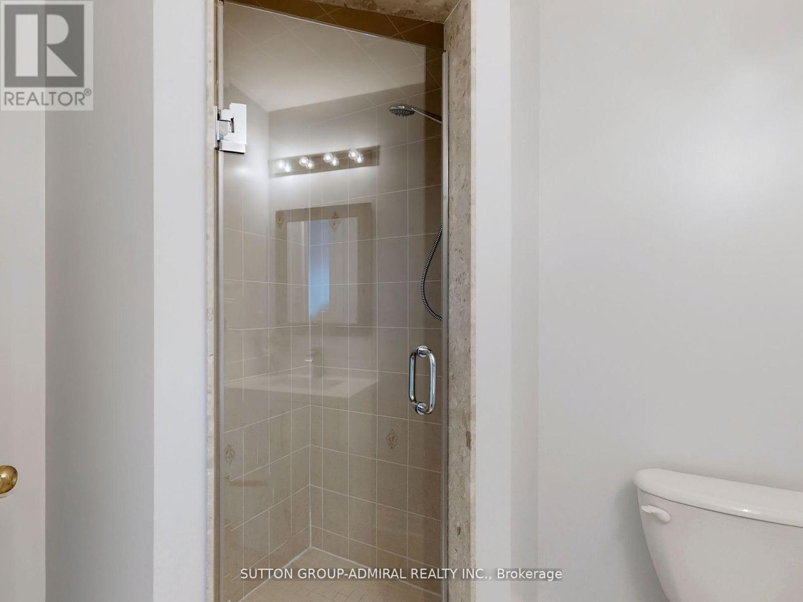 25 D'Eva Drive, Vaughan, ON - Indoor Photo Showing Bathroom