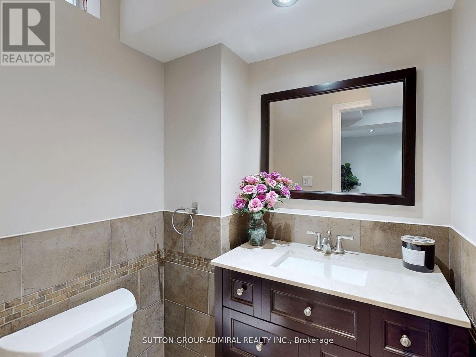 25 D'Eva Drive, Vaughan, ON - Indoor Photo Showing Bathroom